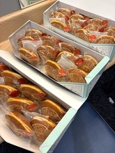 藤あや子、差し入れのどら焼きを絶賛「甘過ぎず美味しい～」