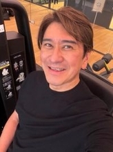 川崎麻世、血液検査は異常なしも風邪気味「舞台が終わったら緊張感が抜けて」