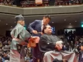 花田虎上、横綱・照ノ富士の断髪式で鋏を入れたと報告「新しいヘアスタイルも似合ってましたね」