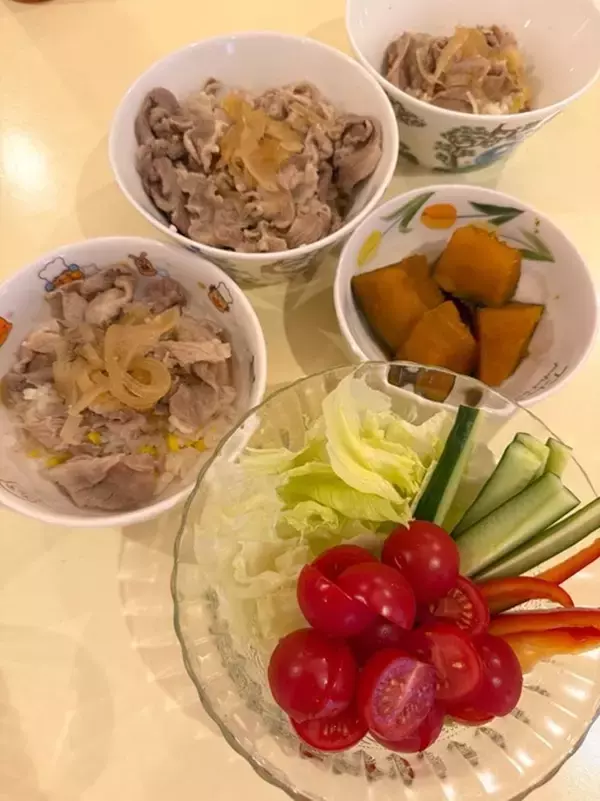 上原さくら、夫が作った夕食を公開「本当にすっごく美味しかった！！」