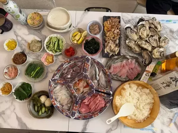 川崎麻世、妻と協力し豪華寿司パーティ「寿司屋で食べたら幾らするの！？」
