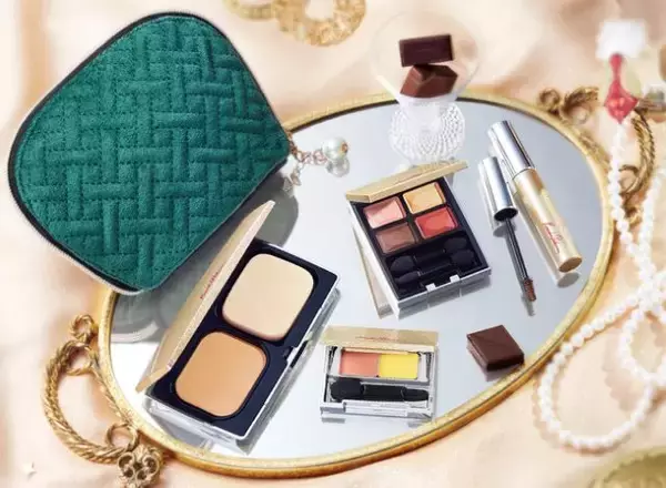 「2021年クリスマスコフレ特集！秋冬の旬顔メイクはお得なコフレで仕上げて♡」の画像