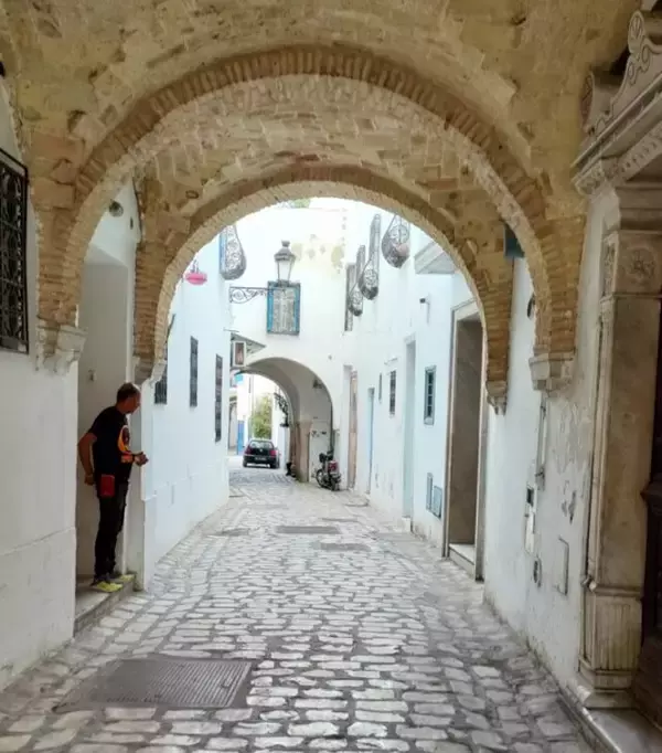 「世界女子旅レポート「北アフリカ・チュニジア」～白と青の街並みから、幻想的なくすみカラーの街まで～」の画像
