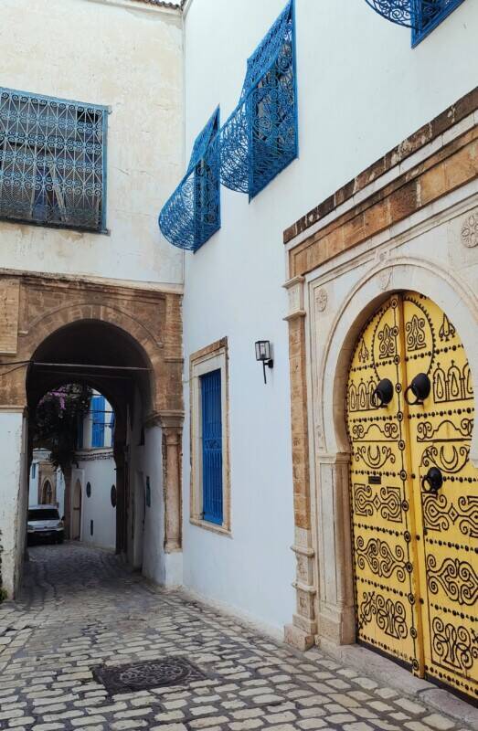 世界女子旅レポート「北アフリカ・チュニジア」～白と青の街並みから、幻想的なくすみカラーの街まで～