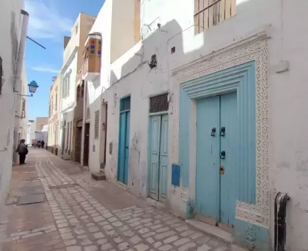 「世界女子旅レポート「北アフリカ・チュニジア」～白と青の街並みから、幻想的なくすみカラーの街まで～」の画像
