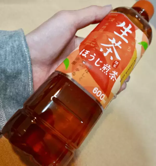 「全部今年リニューアル！ペットボトルのお茶4種類を飲み比べしてみた」の画像