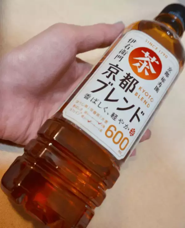 「全部今年リニューアル！ペットボトルのお茶4種類を飲み比べしてみた」の画像