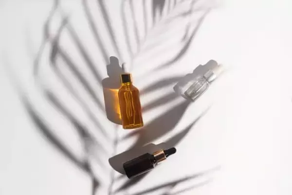 ふっくらとしたハリを呼び起こす《レチノール配合スキンケア》2023年新作3選