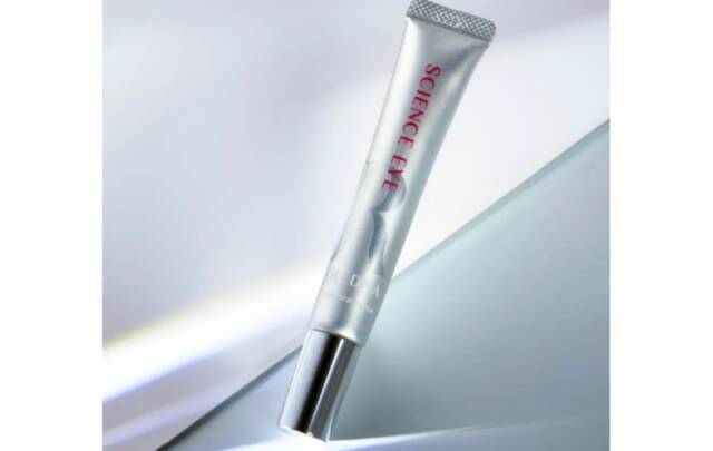 目元から若々しく！乾燥しやすい肌を守るアイクリーム6選