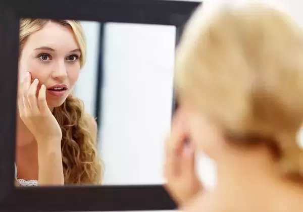 「【小顔ローラーで「顎」が…！】顎関節症になる危ない小顔ケア」の画像