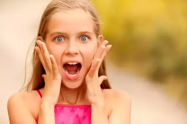 「【小顔ローラーで「顎」が…！】顎関節症になる危ない小顔ケア」の画像