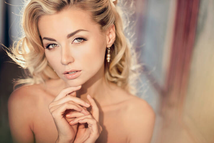 【男心】バレバレ…でもかわいい！あざといけど許せちゃう女性の行動とは？