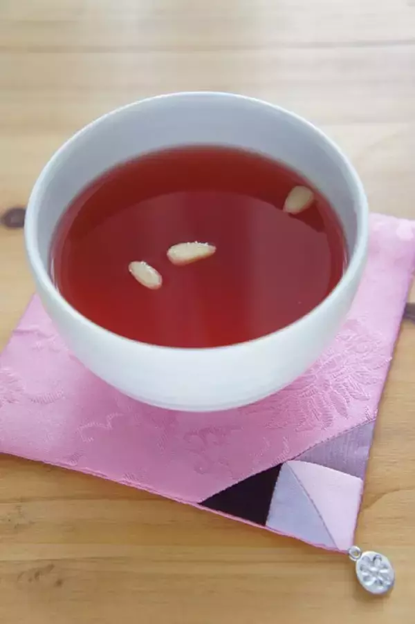 「飲むだけで美肌に!? 韓国美人が愛飲する「オミジャ茶」で夏のキレイを磨こう！」の画像