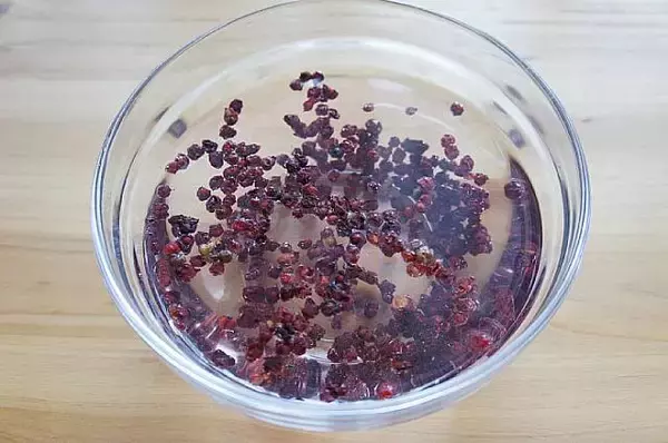 「飲むだけで美肌に!? 韓国美人が愛飲する「オミジャ茶」で夏のキレイを磨こう！」の画像