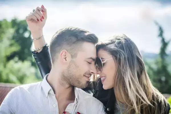 【実体験】マッチングアプリで本気の相手は見つかるの？定番アプリの特徴や実際出会ったヤバイ人も解説！