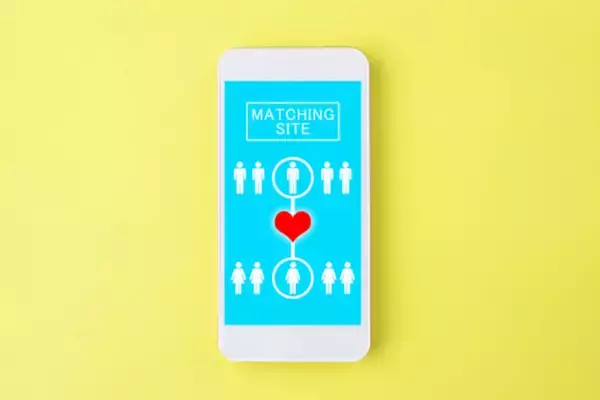 「【実体験】マッチングアプリで本気の相手は見つかるの？定番アプリの特徴や実際出会ったヤバイ人も解説！」の画像