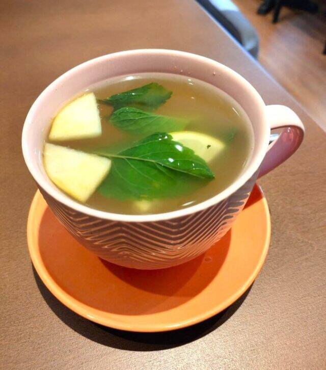 異国のカフェ直伝！ガラスポッドで作る華やかでおいしいフルーツティー簡単レシピ