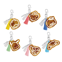 【サンリオキャラクターズ】フェイクパール＆タッセル付きのべっ甲風キーチェーン！