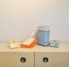 【京商エッグ】伝説の「迷機」が13年ぶりに復活。走る掃除用具SUGOIモップ！＆ゴミバGO！