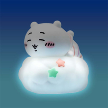 【ちいかわ】雲の上ですやすや やさしく光るライトがカプセルトイに！