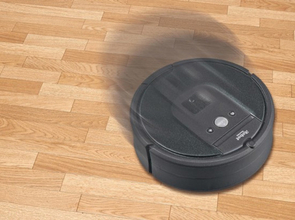 ガシャポンとロボット掃除機『Roomba』がコラボレーション!　走るぞ！