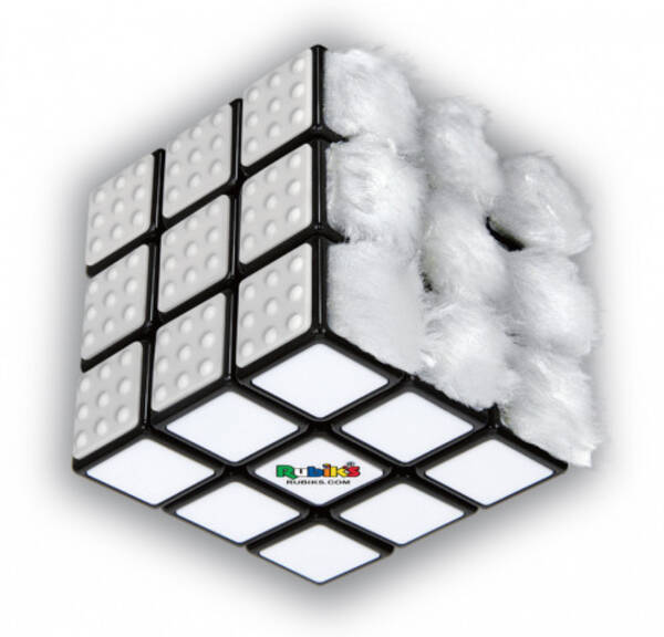 白一色 白いルービックキューブ は 視覚ではなく 触覚 で解く 19年11月25日 エキサイトニュース