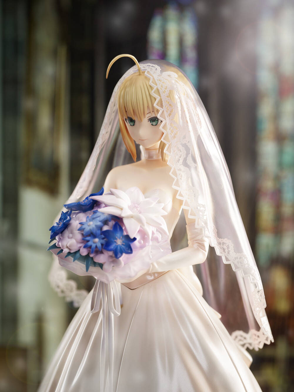 ロイヤルドレスを身にまとった Fate セイバーのフィギュアが復刻受注中 年1月21日 エキサイトニュース