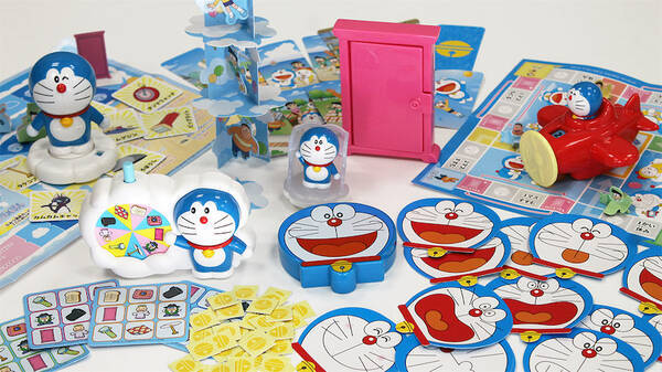 新しいハッピーセットはドラえもんの立体物と紙で楽しいゲーム 22年3月11日 エキサイトニュース