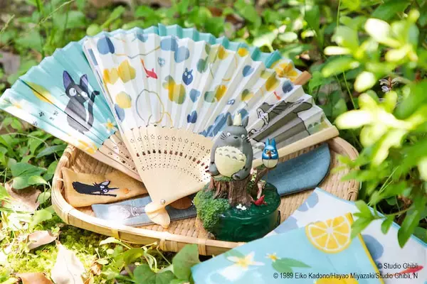 【どんぐり共和国】釣りを楽しむトトロたちを表現したオルゴールと、扇子袋が登場！
