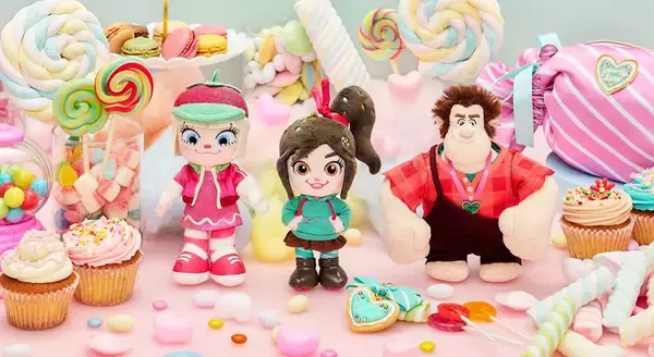 【ディズニーストア】『シュガー・ラッシュ』のポップでキュートなお菓子の世界をモチーフにしたコレクション！