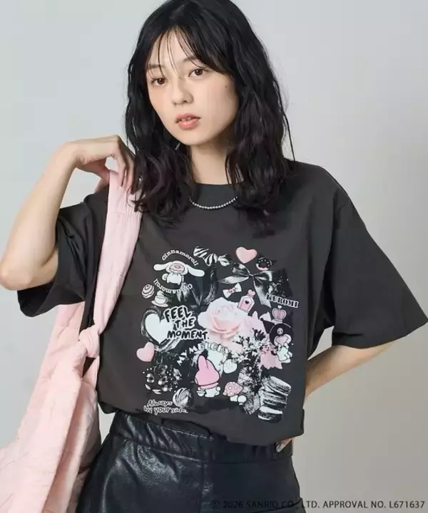 「キティ、マイメロ、シナモンを大人可愛く着よう♪ アメコミ風＆お顔を隠しちゃった!?デザインのTシャツやチャーム登場【FREAK'S STORE】」の画像