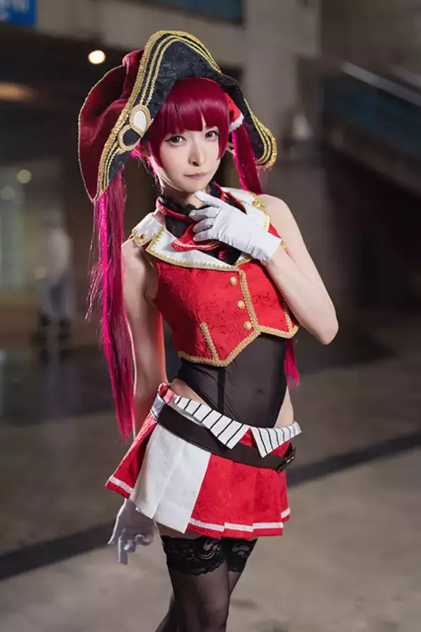 「【コスプレ】「宝鐘海賊団船長の宝鐘マリンですぅ～」人気レイヤー・まゆろんが可愛く出航【写真8枚】」の画像