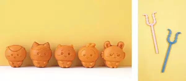 「「ちいかわ」たちがベビーカステラに♪ 保冷温バッグやマスコットなど限定グッズも！ 北海道・小樽に「ちいかわベビーカステラ」7月オープン」の画像