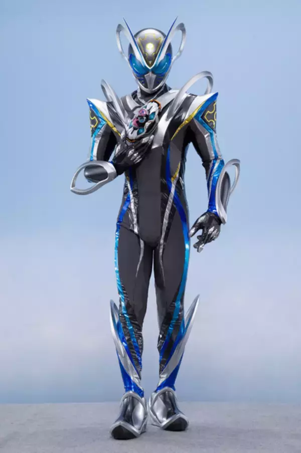 「新「仮面ライダーマイス」はネズミ！天敵の猫もライダーに!? ベルト位置の違いにも注目なビジュアル公開」の画像