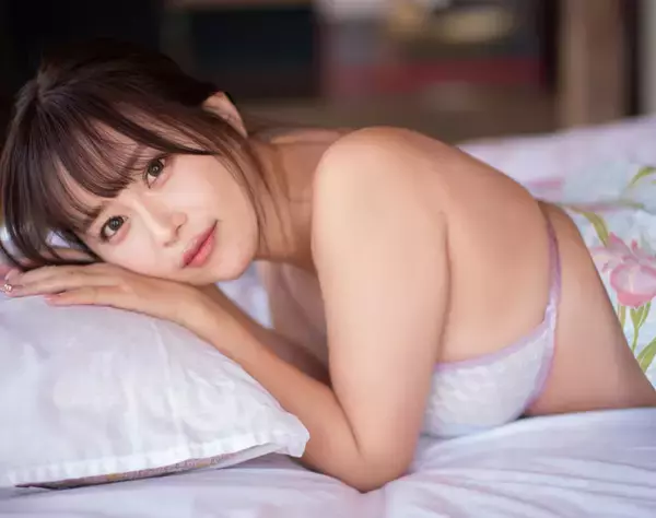 「声優・井口裕香、水着に浴衣にバスルーム写真も…♪ 表紙＆巻頭を飾るオール水着グラビアマガジン「ENTAME 36°C」発売中」の画像