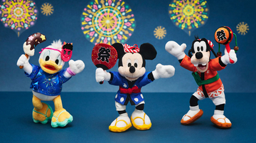 ミッキーたちと夏祭りを楽しもう♪ 「ディズニーストア」7月24日より夏祭りがスタート！ くじ&特別装飾、ぬいぐるみキーチェーンも登場