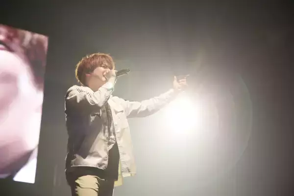 「内田雄馬、パワフルなパフォーマンスでファンを魅了♪ ツアーファイナルライブレポ到着！ 映像配信も決定」の画像