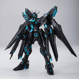 「青い真武者頑駄無、黒いストフリなどが限定販売！ 「ガンダム」グッズの総合施設が静岡「BHCPDII MUSEUM」内にオープン！限定ガンプラ目白押し」の画像1