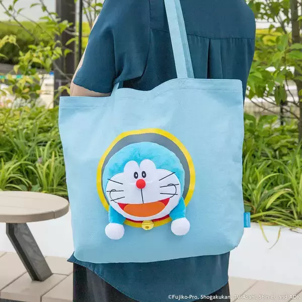 「「ドラえもん」四次元ポケット型ポーチや「ぬいぬいバッグ」が登場！ アイアップからかわいい新グッズ全4種」の画像