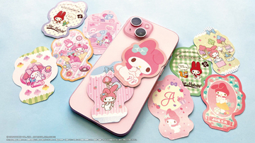 キティ型のトランプが可愛すぎる♪ 「サンリオ」キュートなトランプ＆カードスタンドが登場！飾っても遊んでもよしの万能アイテム