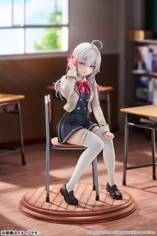 「「ロシデレ」アーリャが制服姿で立体化！教室の隣の席で、ボソッと何かを囁いてくれそうなシチュエーションがたまらない♪」の画像