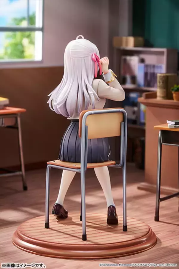 「「ロシデレ」アーリャが制服姿で立体化！教室の隣の席で、ボソッと何かを囁いてくれそうなシチュエーションがたまらない♪」の画像