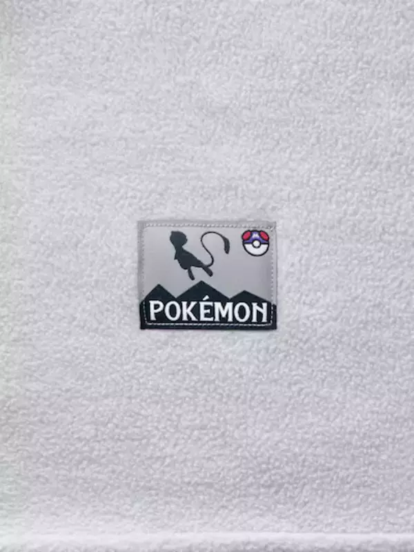 「GUでポケモンゲットだぜ!! ピカチュウやイーブイ、リザードンをデザインした秋冬アパレルが登場！」の画像
