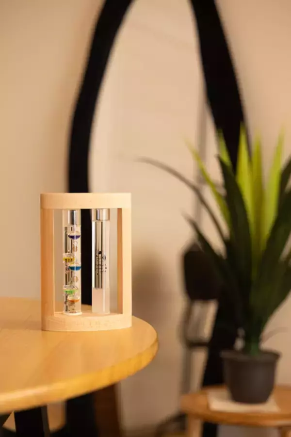 「「夏目友人帳」ニャンコ先生と快適なお部屋に♪ 温度計＆ストームグラス、トートバッグが登場」の画像