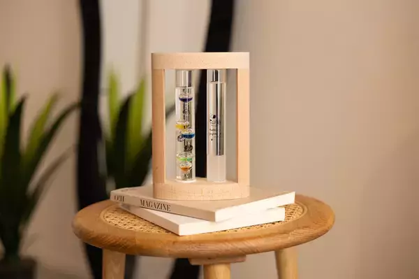 「「夏目友人帳」ニャンコ先生と快適なお部屋に♪ 温度計＆ストームグラス、トートバッグが登場」の画像