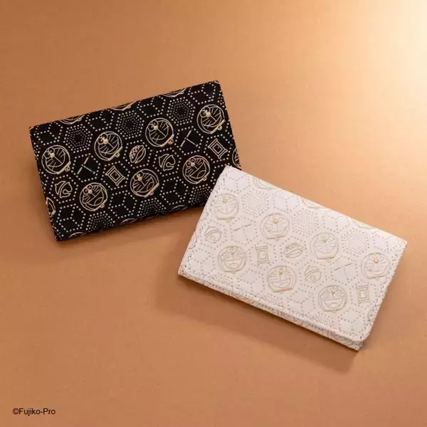 「ドラえもん」ワンランク上の大人っぽアイテムを持ち歩こう！ 甲州印伝の新作ミニウォレット＆復刻版カードケースが登場
