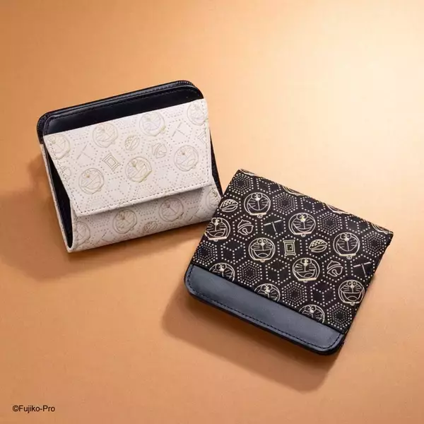 「「ドラえもん」ワンランク上の大人っぽアイテムを持ち歩こう！ 甲州印伝の新作ミニウォレット＆復刻版カードケースが登場」の画像