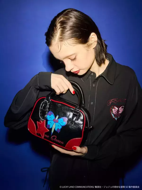 「「ジョジョ」徐倫の囚人番号“FE40536”や蝶をロックにデザイン♪ 春先に重宝するBIGシャツなどアパレル登場」の画像