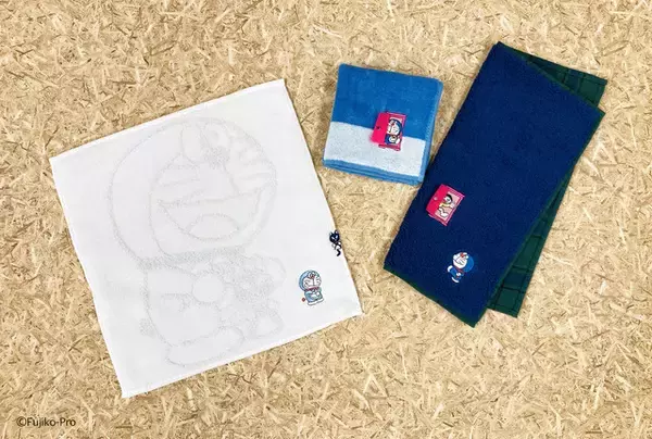 「「ドラえもん」ひみつ道具の新作ハンカチ登場☆ どこでもドアはパタパタ開閉できる!?アップリケ刺繍の趣向に注目」の画像