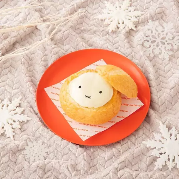 「「ミッフィー」と冬はぬくぬくしよっ♪ ミッフィー形のマシュマロをのせたココアやクラムチャウダーが期間限定登場【miffy cafe tokyo】」の画像